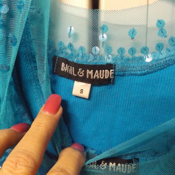 LADIES, SMALL, 2 PIECE TANK TOP SET, TANK TOP & MATCHING JACKET WITH SEQUINS - Picture 2 of 5